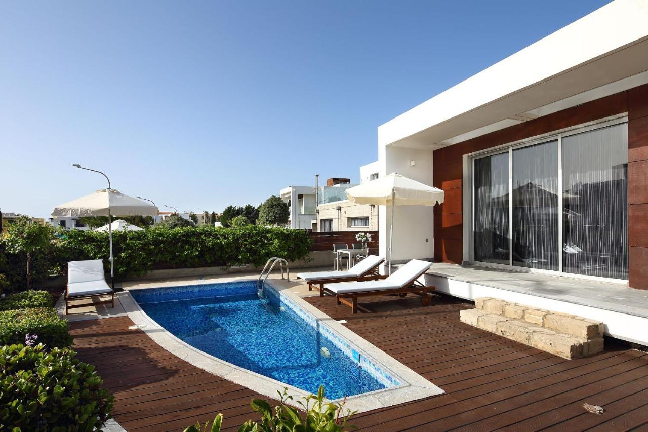 Paradise Cove Luxurious Beach Villas Paphos Exterior photo