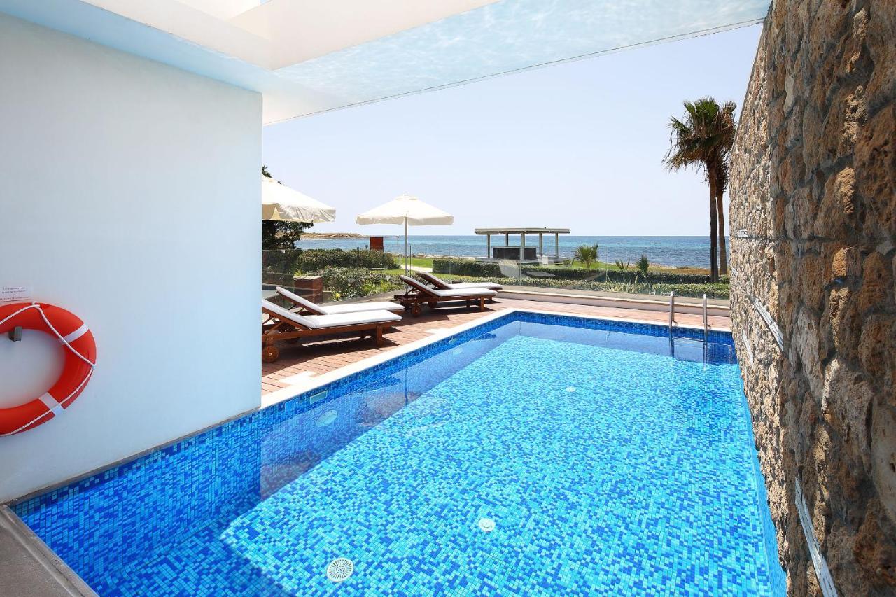 Paradise Cove Luxurious Beach Villas Paphos Exterior photo