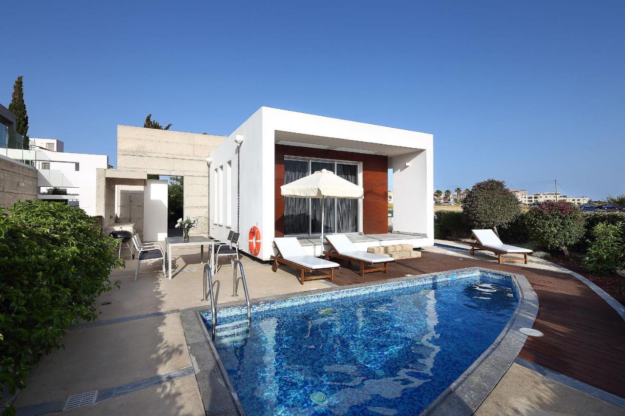 Paradise Cove Luxurious Beach Villas Paphos Exterior photo