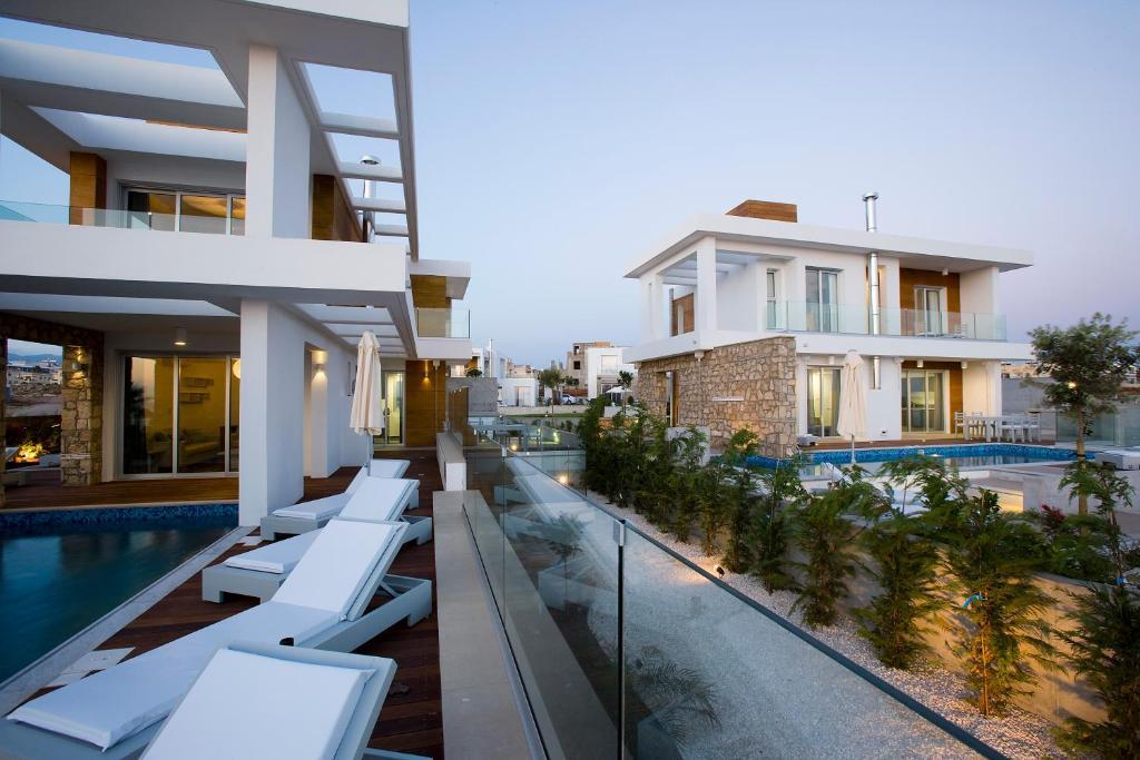 Paradise Cove Luxurious Beach Villas Paphos Room photo