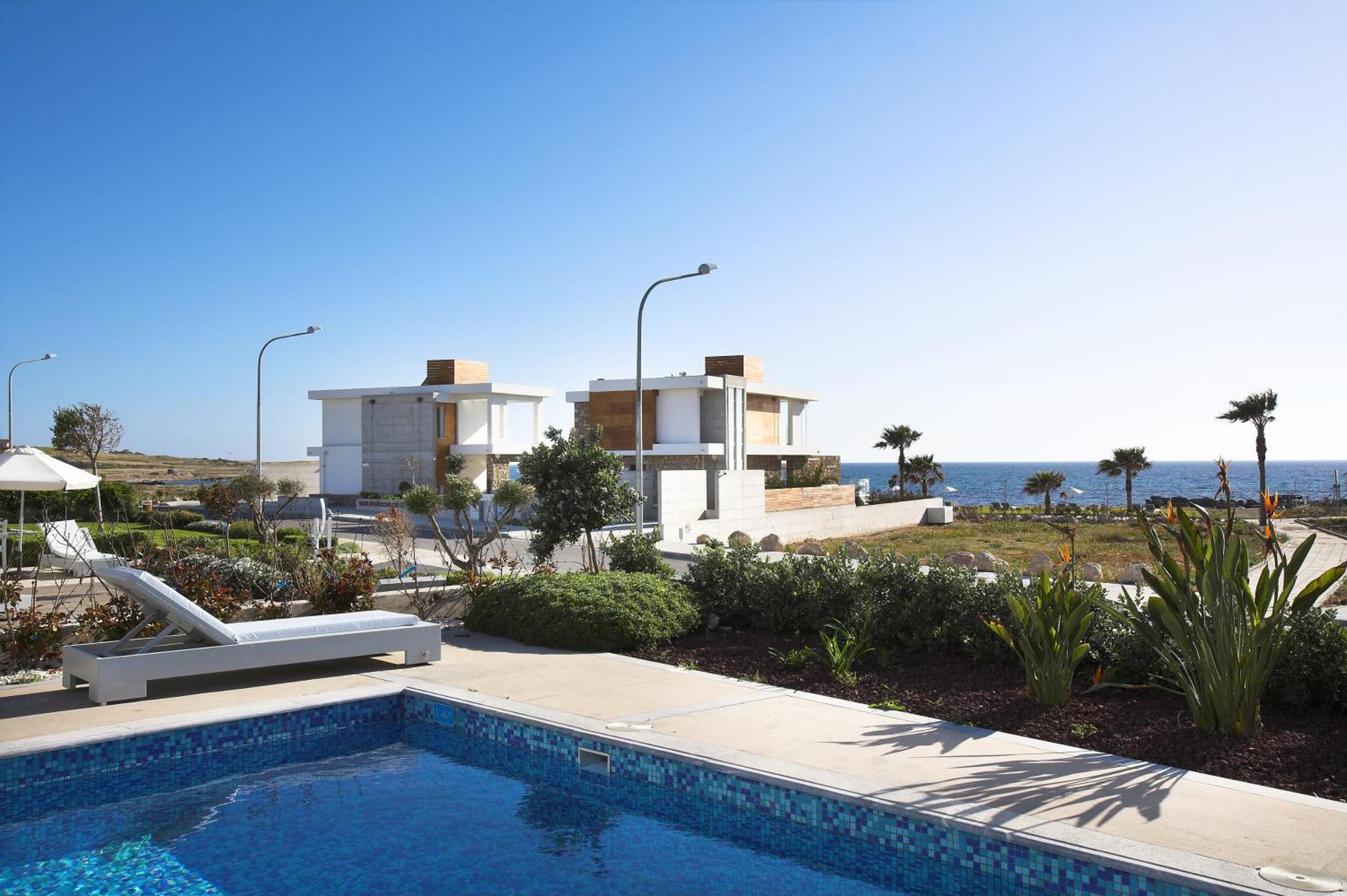 Paradise Cove Luxurious Beach Villas Paphos Exterior photo