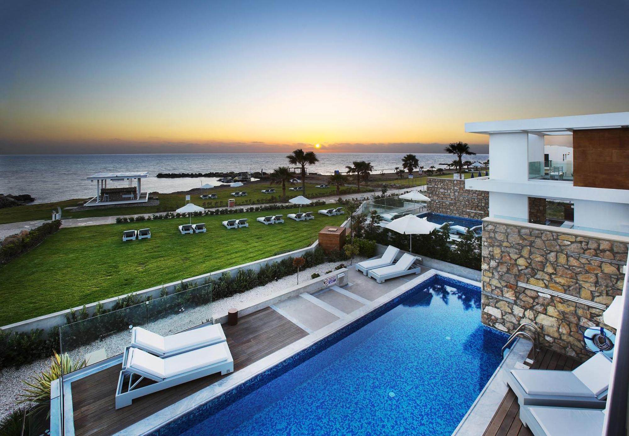 Paradise Cove Luxurious Beach Villas Paphos Exterior photo